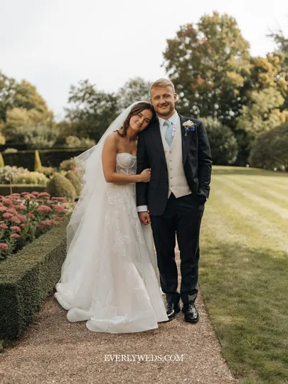 13 Garden Wedding Theme Ideas That Look Lush On A Real Budget