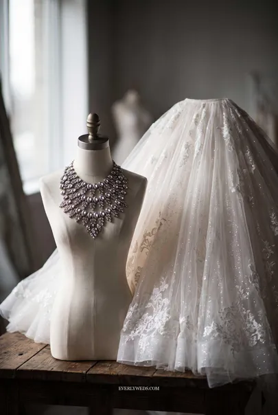 10 Bridal Necklace Styles Matched To Your Exact Dress Neckline
