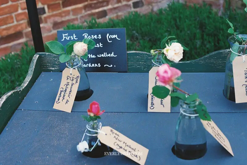 garden theme wedding favors wildflower wedding favors flower station diy guests make bouquet fairy garden wedding decor table
