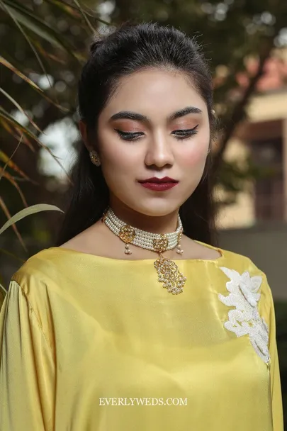 9 Bridal Necklace Sets For Every Wedding Dress Neckline And What Each One Costs
