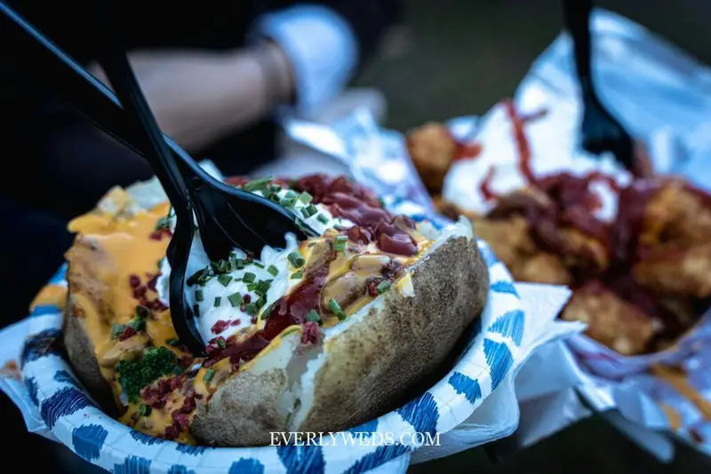 a sandwich with meat and vegetables
